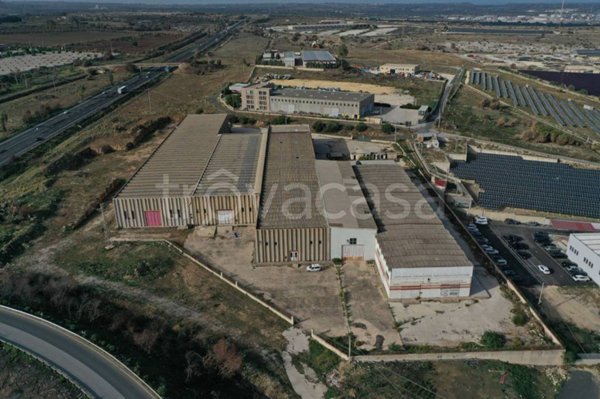 locale commerciale in affitto a Melilli