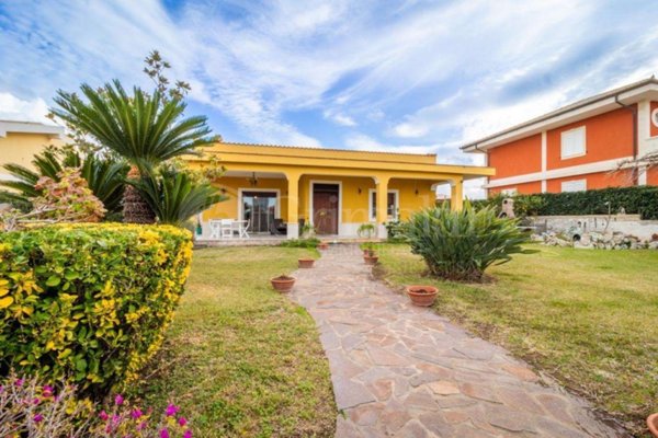 casa indipendente in vendita a Melilli in zona Città Giardino