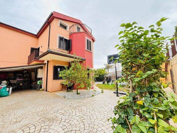 casa indipendente in vendita a Melilli in zona Città Giardino