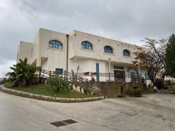 intera palazzina in vendita a Melilli