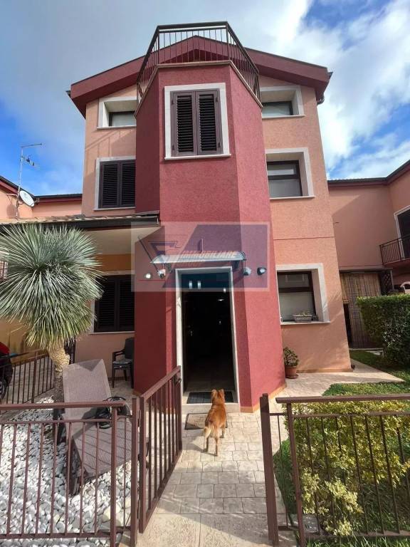 casa indipendente in vendita a Melilli