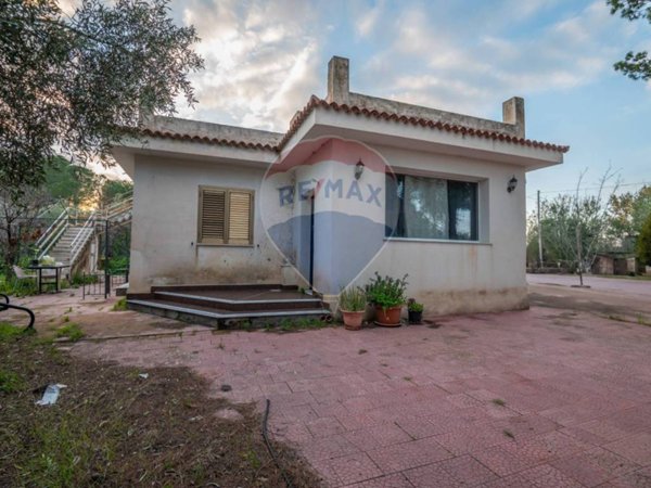casa indipendente in vendita a Melilli