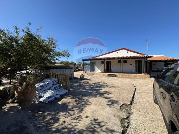 casa indipendente in vendita a Melilli in zona Villasmundo