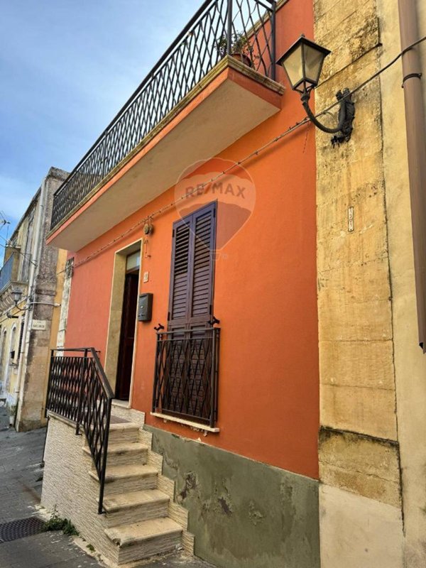 casa indipendente in vendita a Melilli