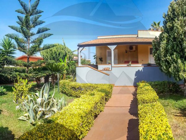 casa indipendente in vendita a Melilli in zona Città Giardino