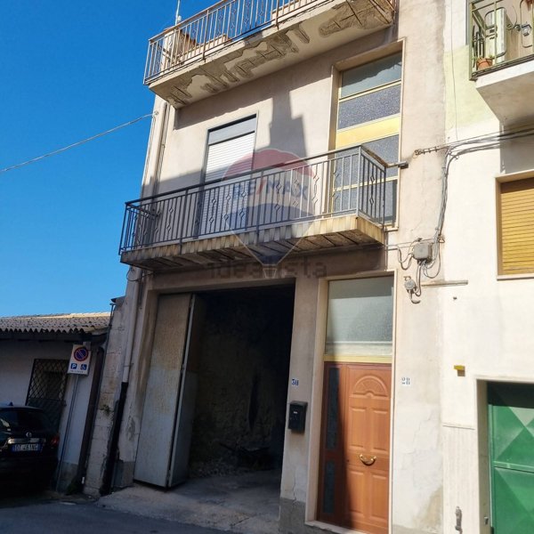 casa indipendente in vendita a Melilli