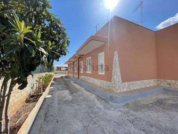 casa indipendente in vendita a Melilli in zona Città Giardino