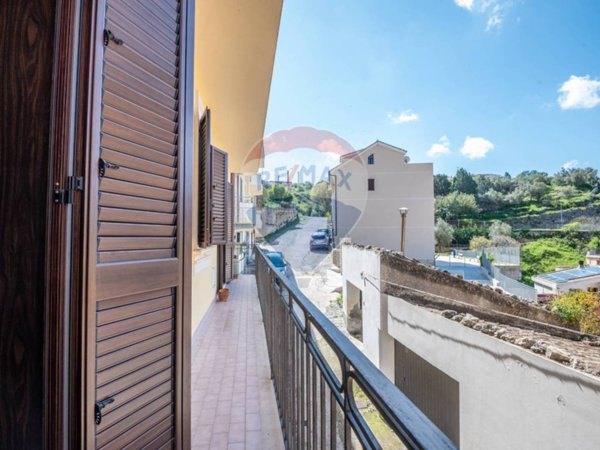 casa indipendente in vendita a Melilli