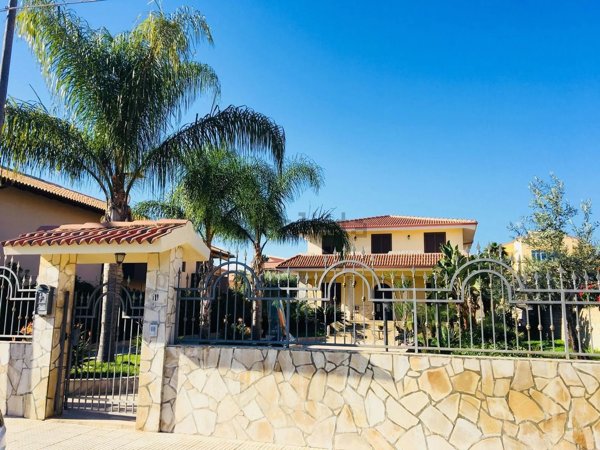 casa indipendente in vendita a Melilli