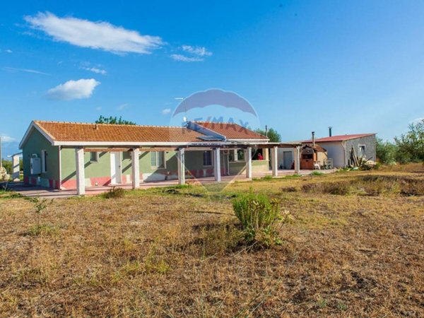 casa indipendente in vendita a Melilli