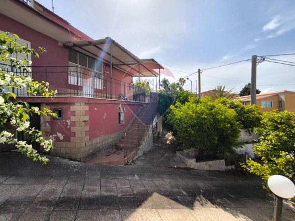 casa indipendente in vendita a Melilli in zona Città Giardino