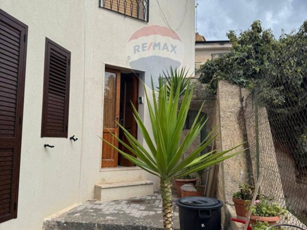 casa indipendente in vendita a Melilli