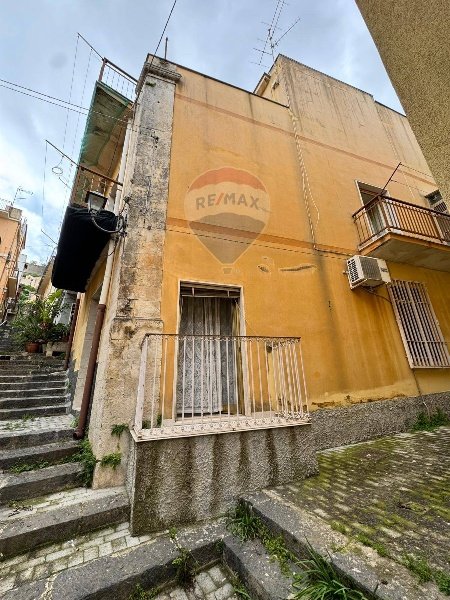 casa indipendente in vendita a Melilli