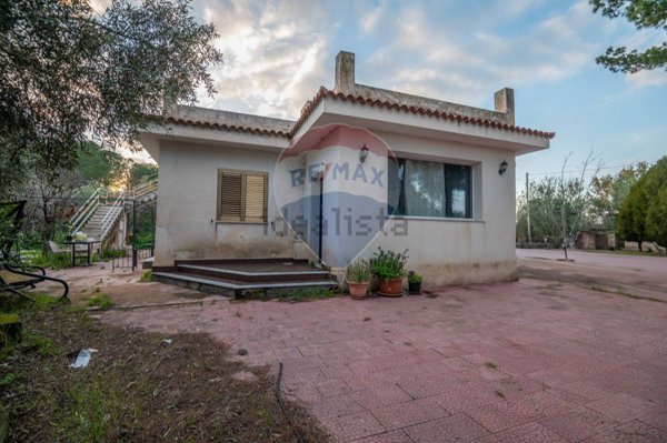 casa indipendente in vendita a Melilli