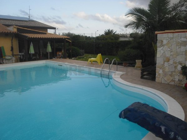 casa indipendente in vendita a Melilli