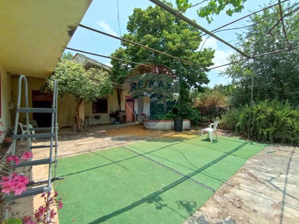 casa indipendente in vendita a Melilli