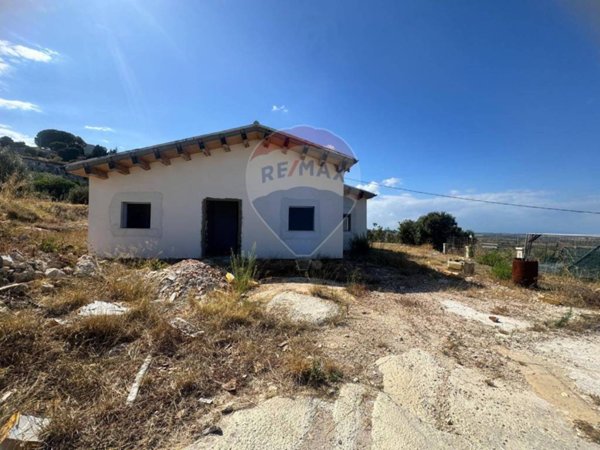 casa indipendente in vendita a Melilli