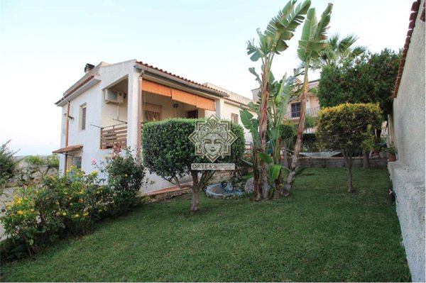 casa indipendente in vendita a Melilli in zona Città Giardino