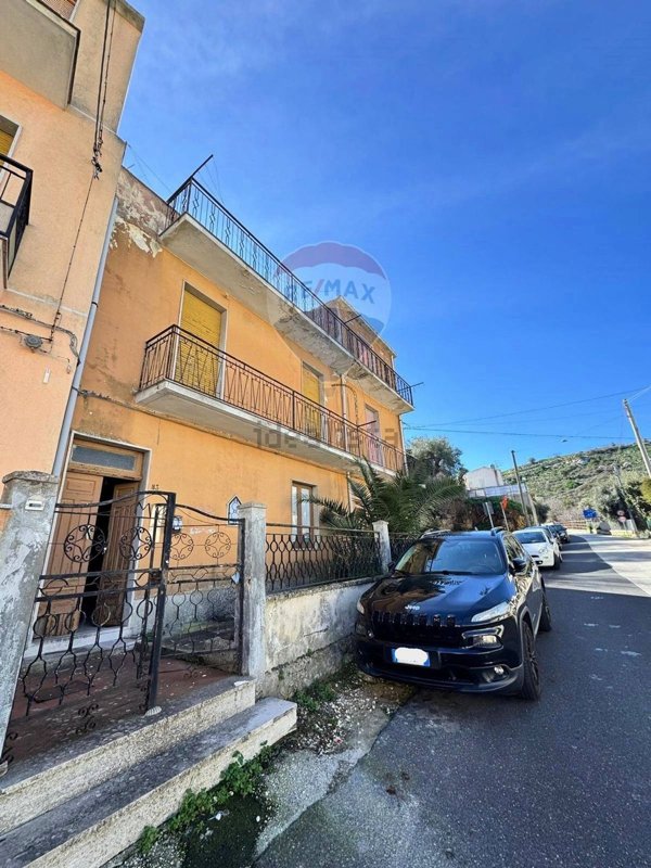 casa indipendente in vendita a Melilli