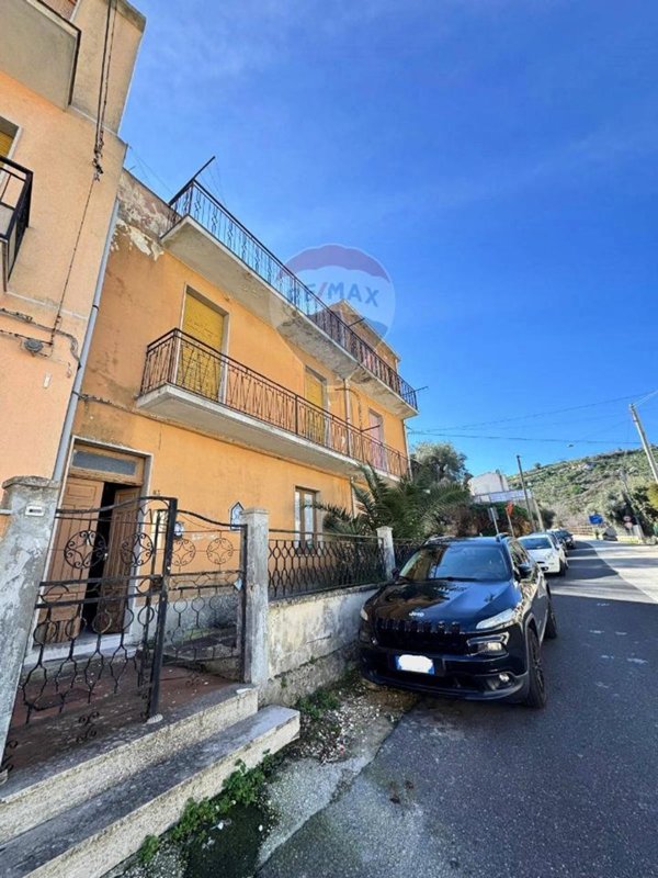 casa indipendente in vendita a Melilli