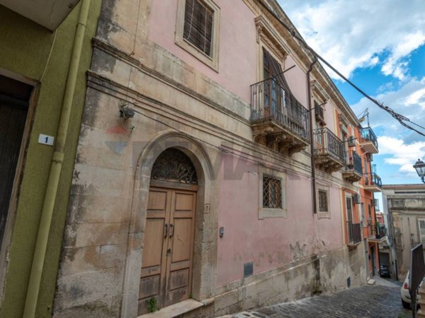 casa indipendente in vendita a Melilli