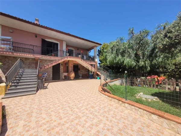 casa indipendente in vendita a Melilli in zona Città Giardino