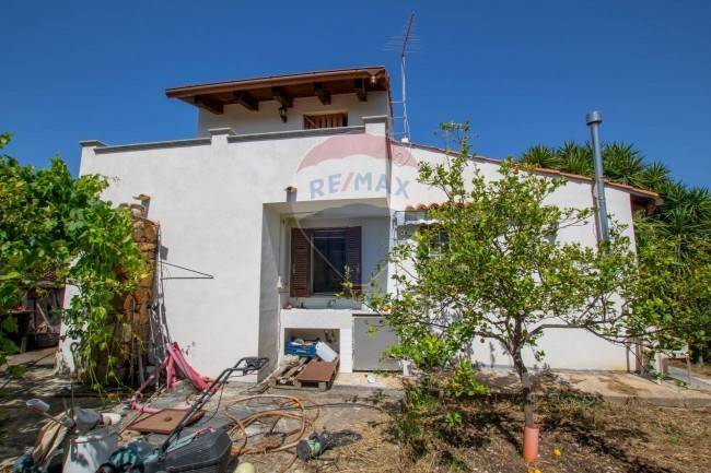 casa indipendente in vendita a Melilli