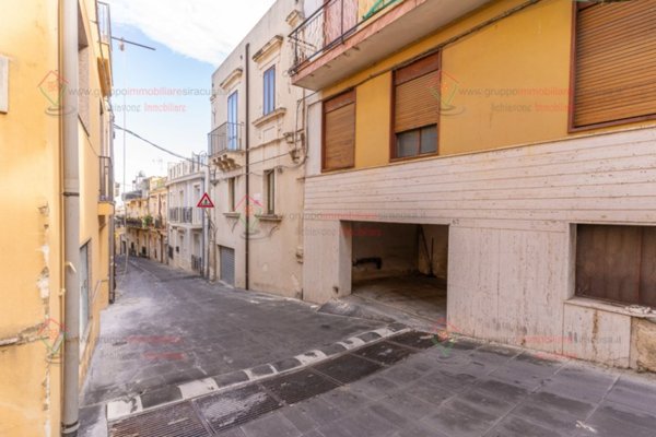 locale di sgombero in vendita a Melilli