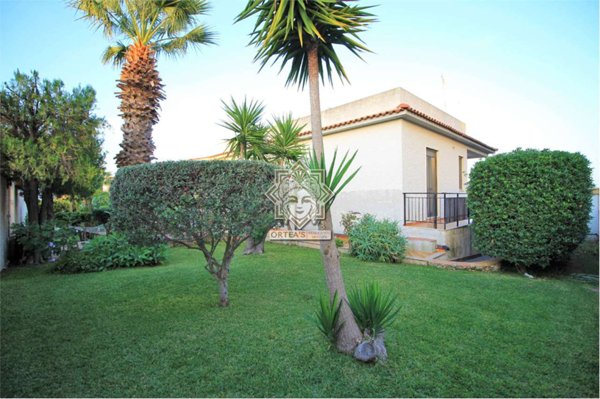 casa indipendente in vendita a Melilli in zona Città Giardino