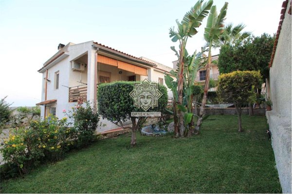 casa indipendente in vendita a Melilli in zona Città Giardino