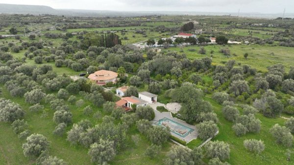 casa indipendente in vendita a Melilli