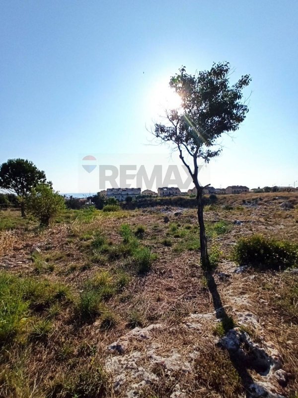 terreno edificabile in vendita a Melilli in zona Città Giardino