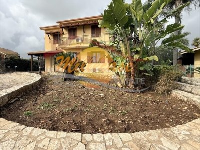 casa indipendente in vendita a Melilli in zona Città Giardino