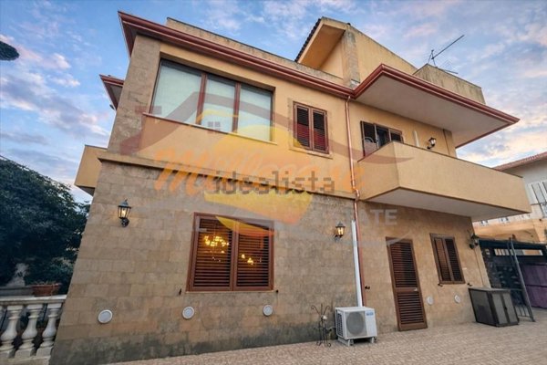 casa indipendente in vendita a Melilli in zona Città Giardino