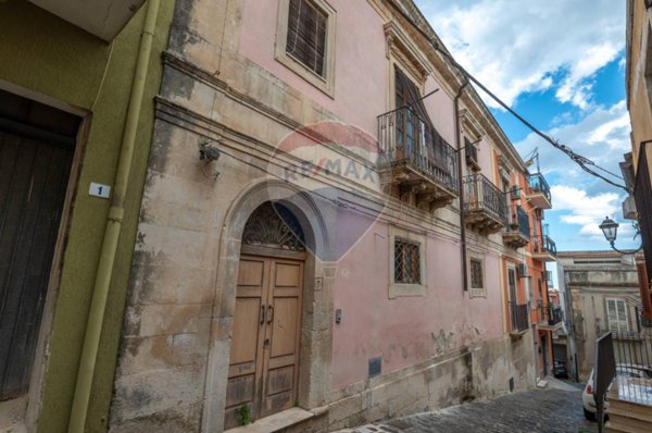 casa indipendente in vendita a Melilli