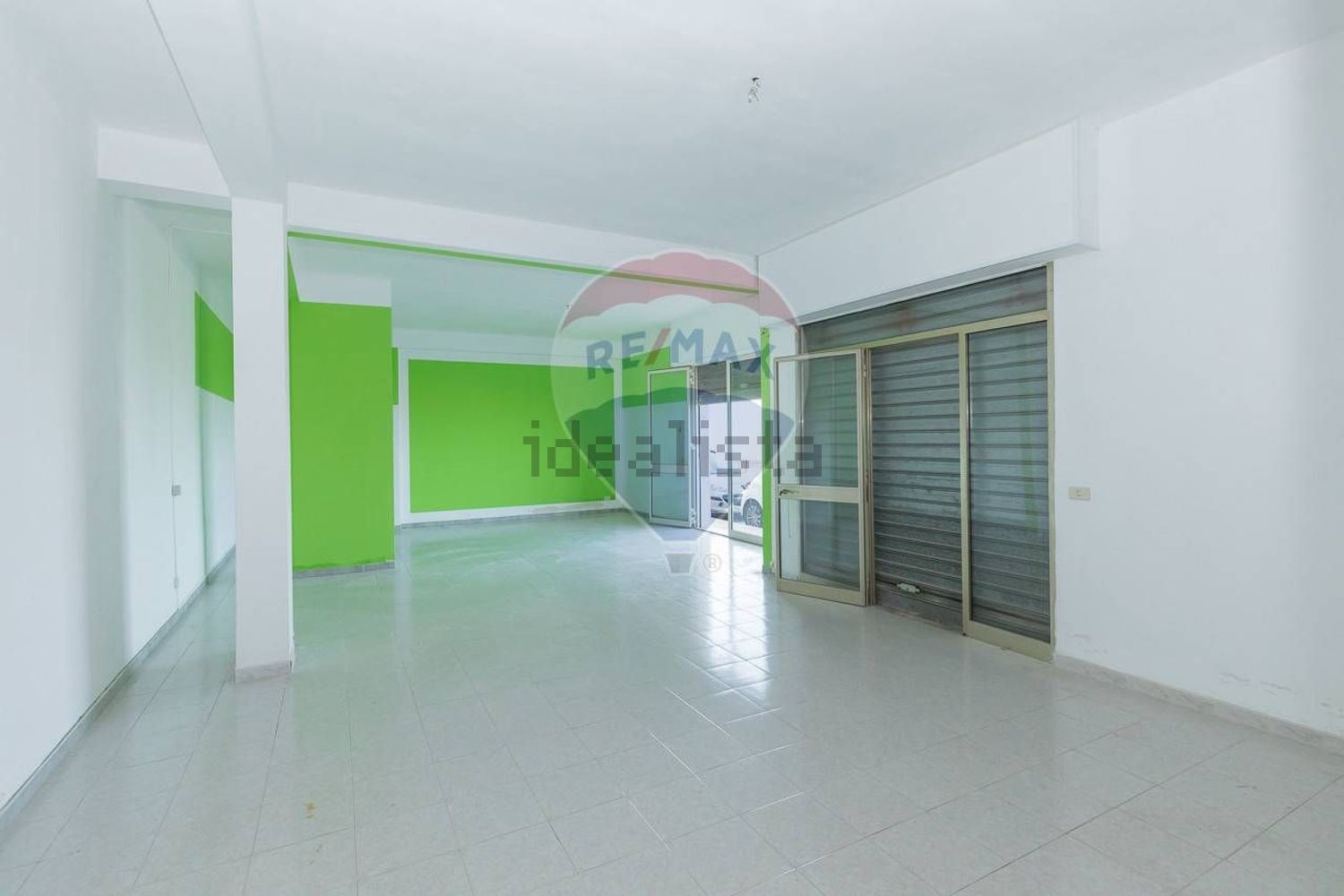 locale commerciale in vendita a Melilli