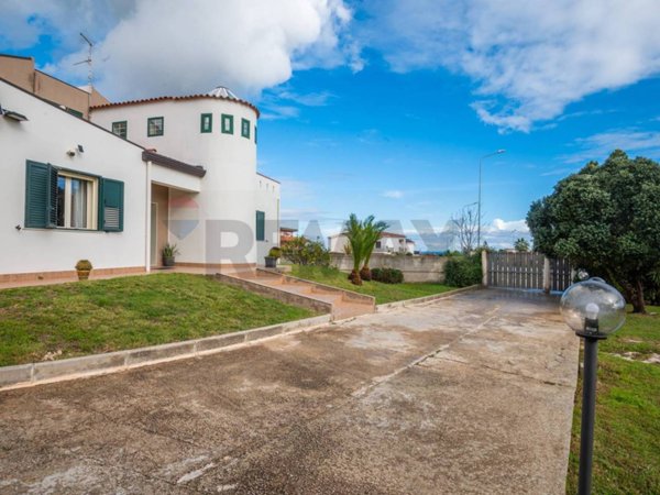 casa indipendente in vendita a Melilli in zona Città Giardino