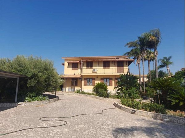 casa indipendente in vendita a Melilli in zona Città Giardino