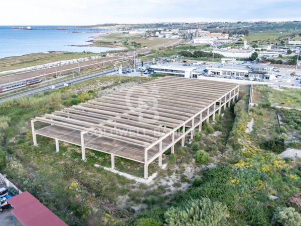 intera palazzina in vendita a Melilli in zona Città Giardino