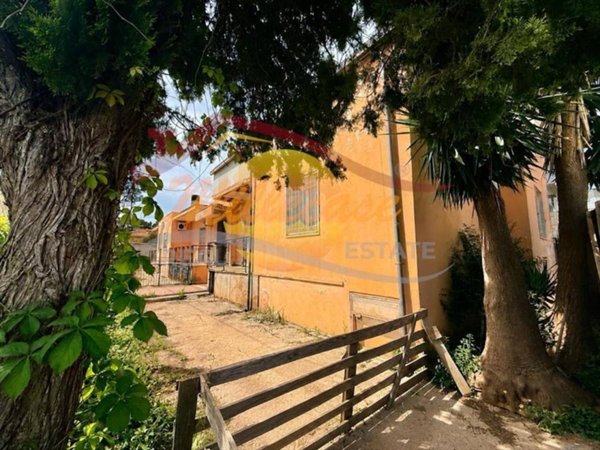 casa indipendente in vendita a Melilli in zona Città Giardino
