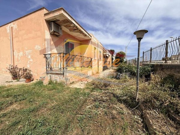 casa indipendente in vendita a Melilli in zona Città Giardino
