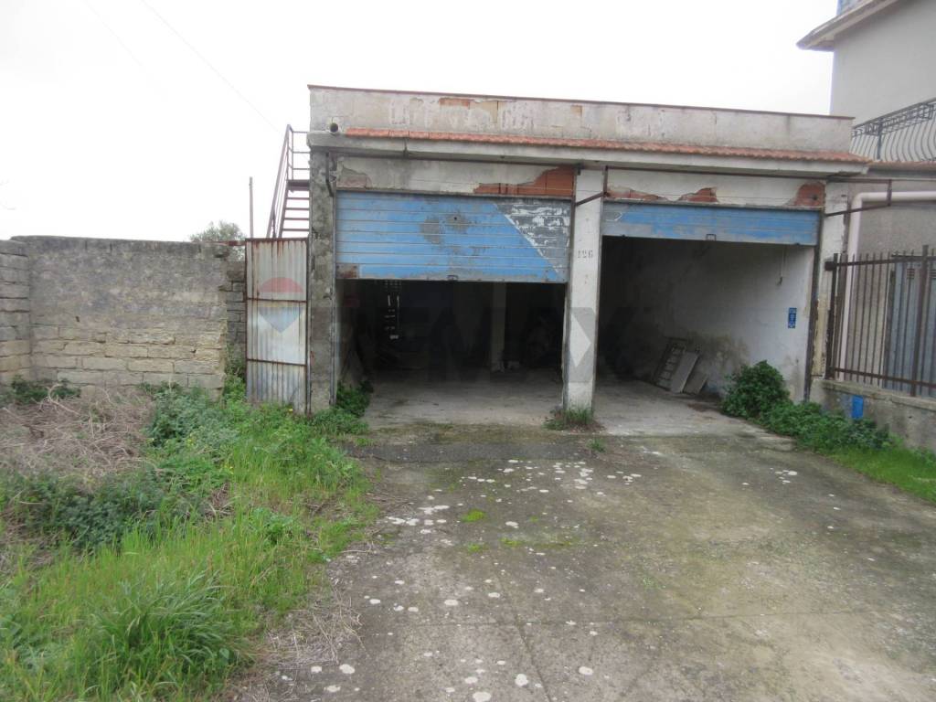negozio in vendita a Melilli in zona Villasmundo