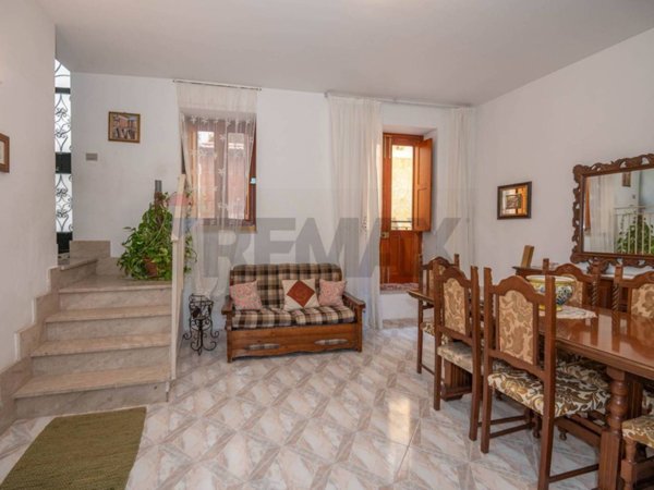 casa indipendente in vendita a Melilli