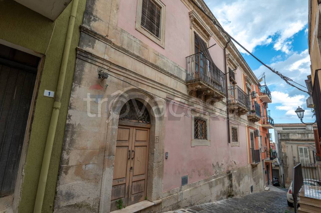 casa indipendente in vendita a Melilli