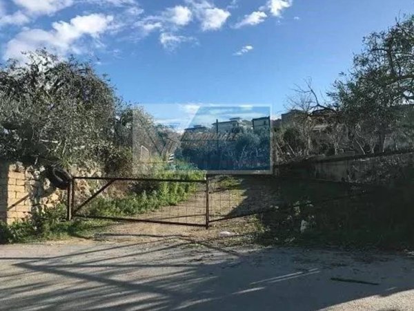 terreno in vendita a Melilli in zona Città Giardino