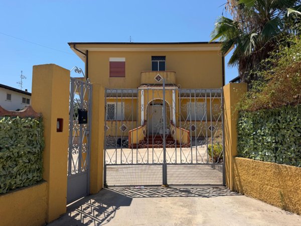 casa indipendente in vendita a Melilli in zona Città Giardino