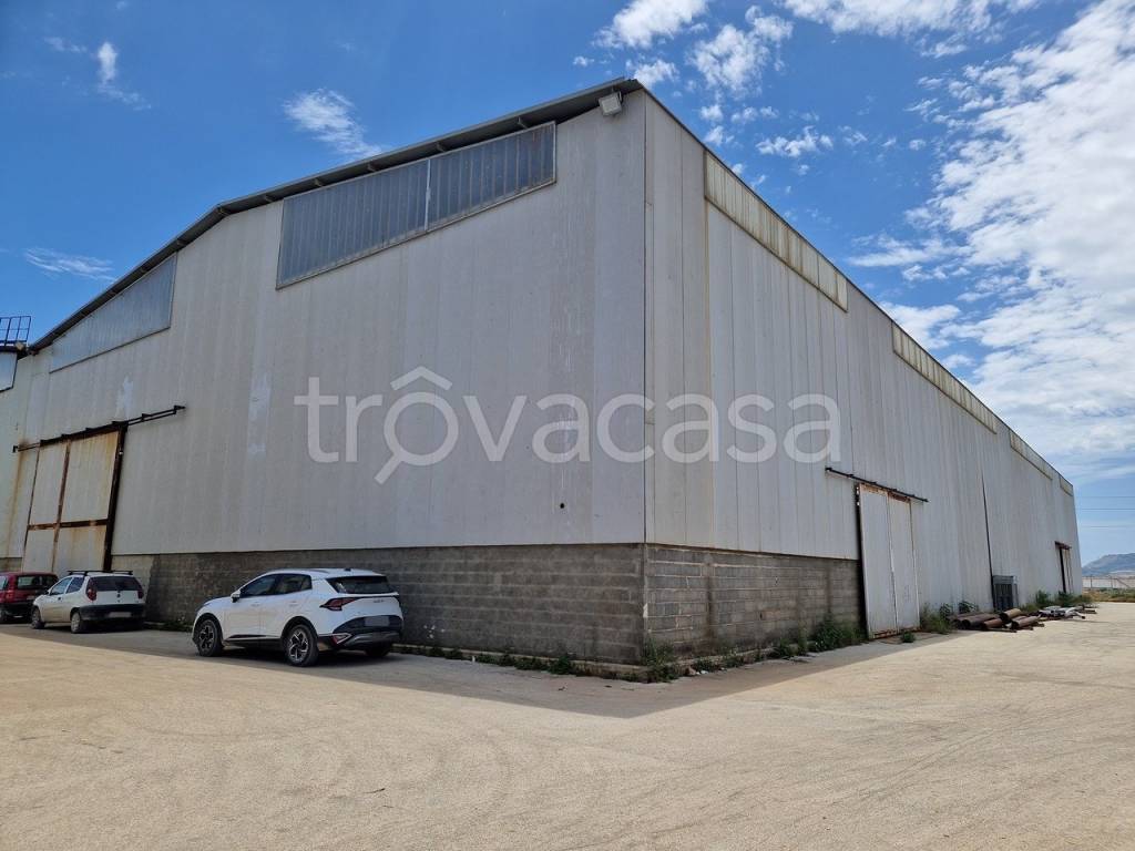 locale commerciale in vendita a Melilli