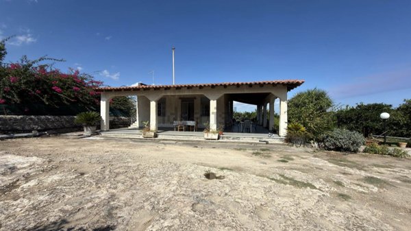 casa indipendente in vendita a Melilli
