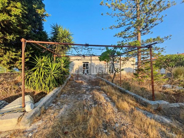 casa indipendente in vendita a Melilli in zona Città Giardino