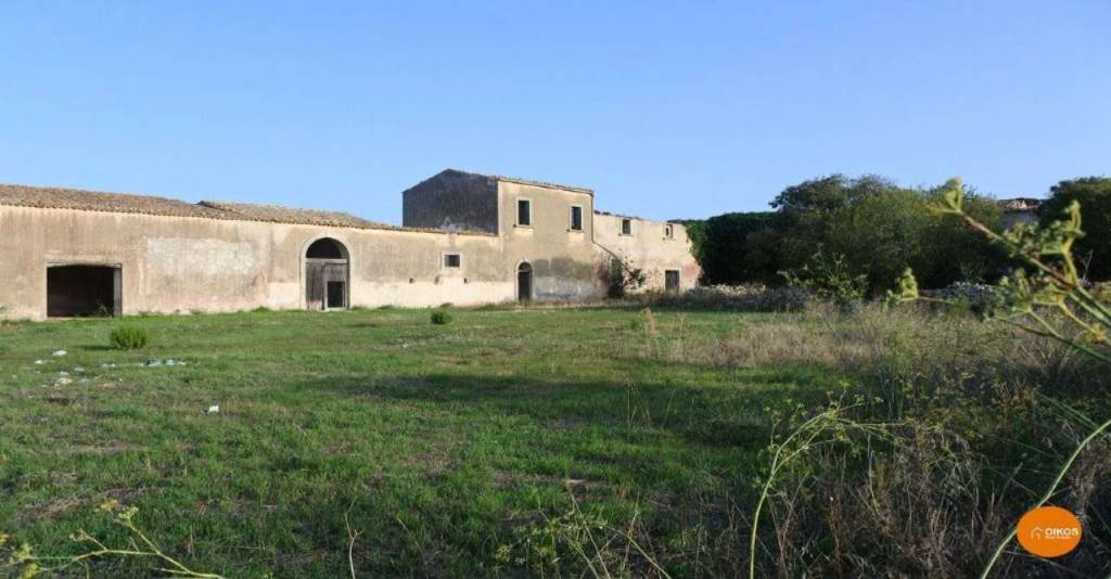 villa in vendita a Noto in zona Falconara